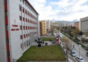 Doktora hakarete hapis cezası